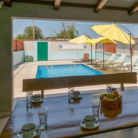 Three-bedroom 0 In *