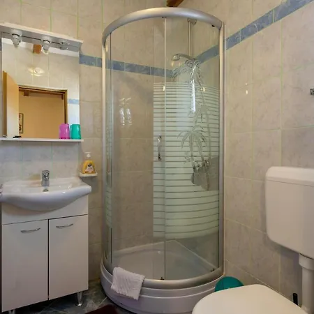 Three-bedroom 0 In